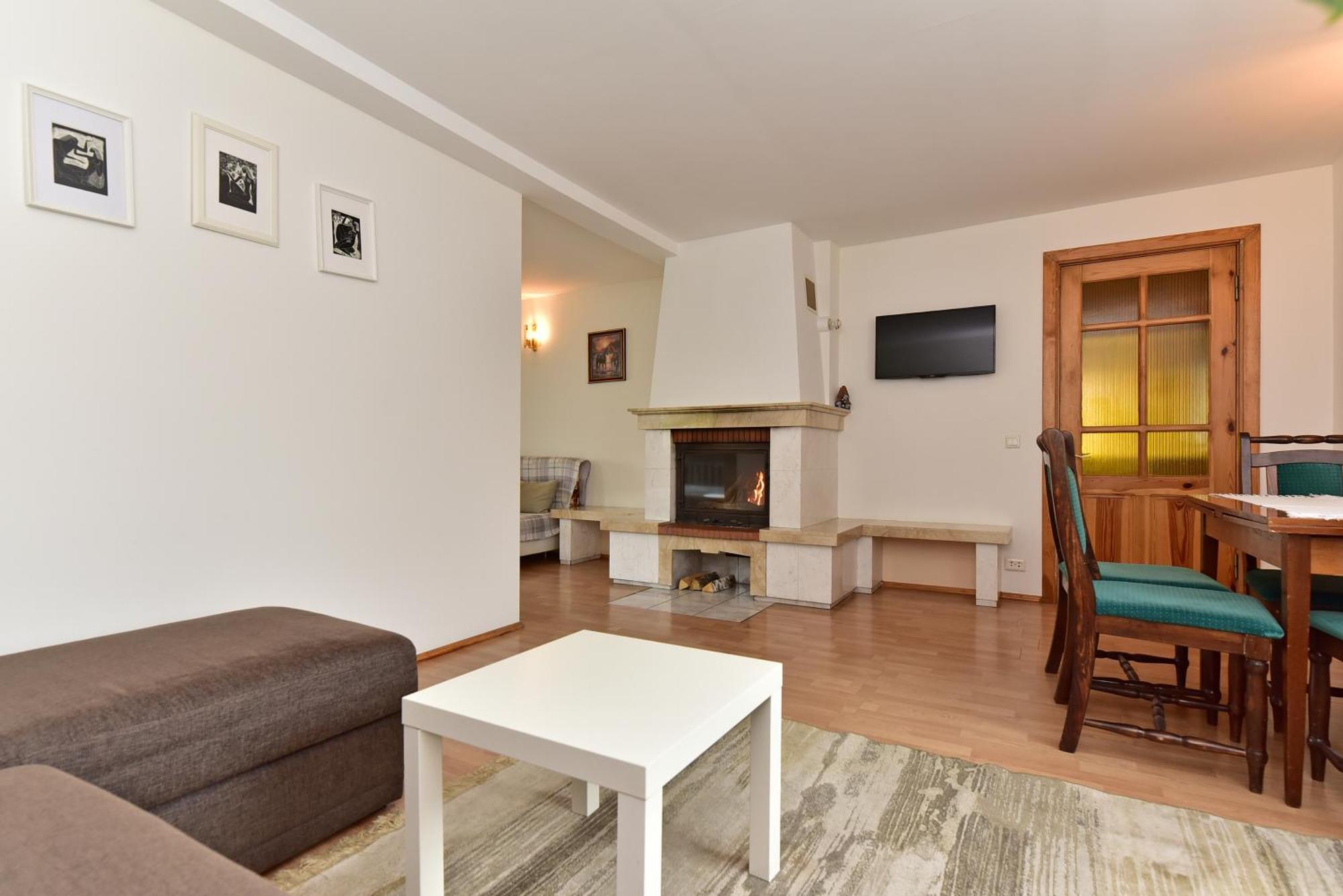 Augutes Zurlienes Apartamentai Trakai Eksteriør billede